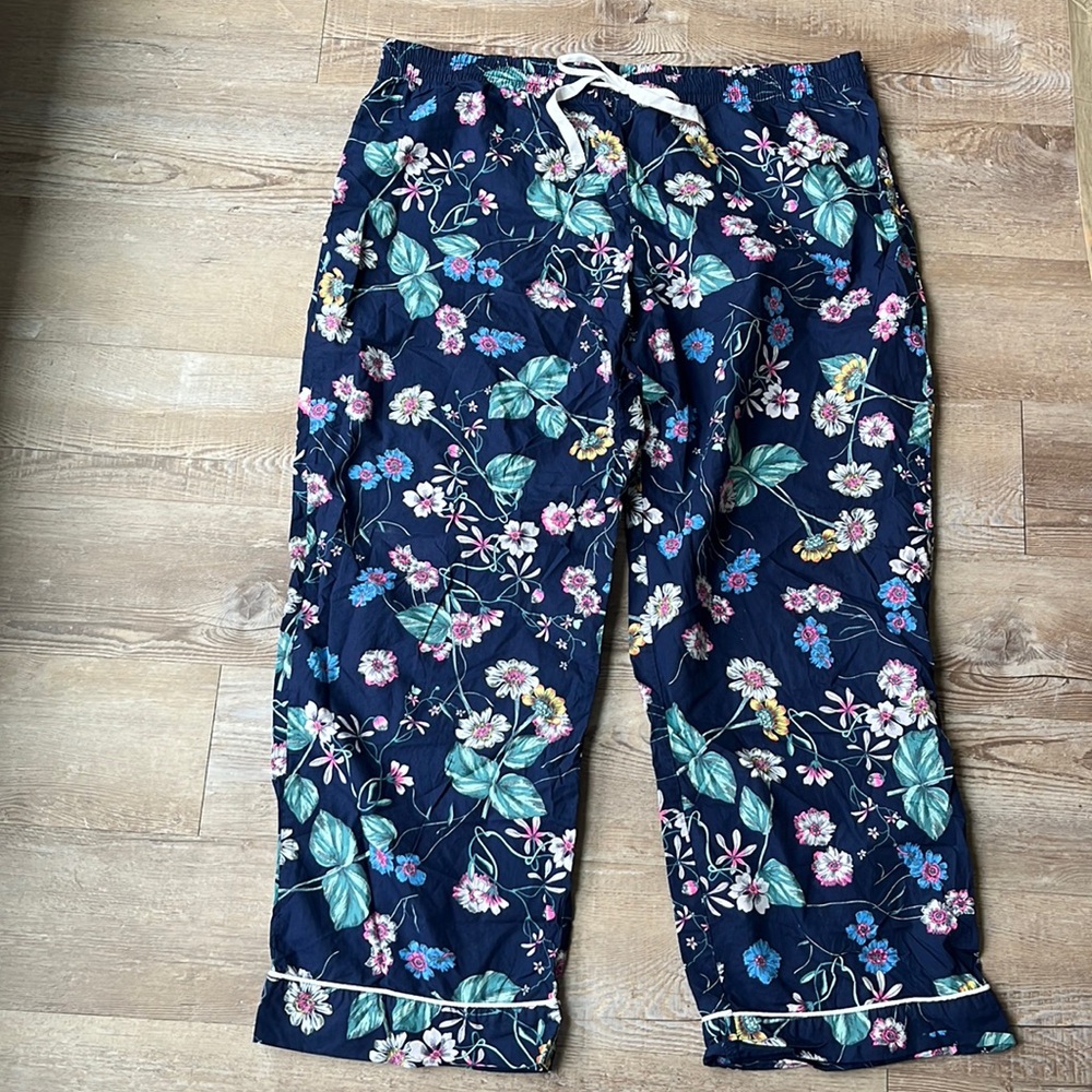 Gap size XL navy floral pajama pants.